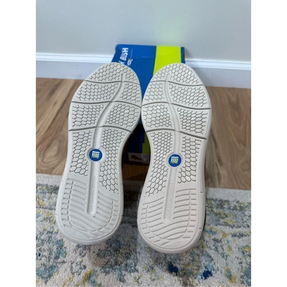 Nuun Bush CHASE PLAIN TOE CHUKKA sz 9